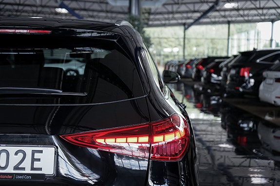 Mercedes-Benz C300 8 of 27