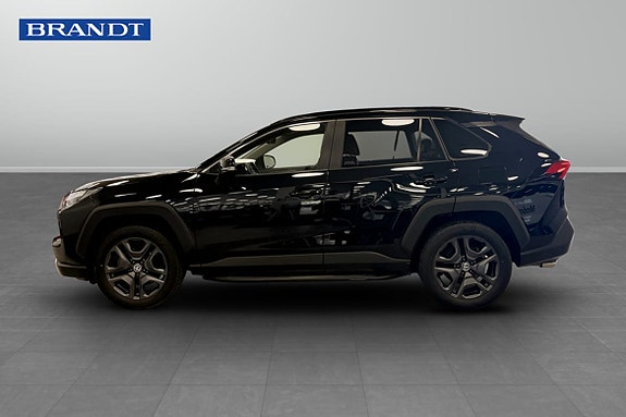 Toyota RAV4 3 of 11