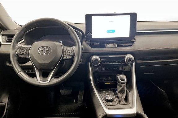 Toyota RAV4 4 of 11