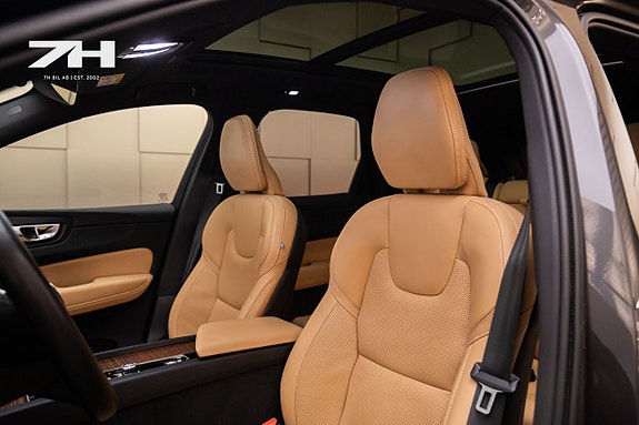 Volvo XC60 16 of 23