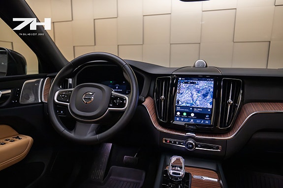 Volvo XC60 12 of 23