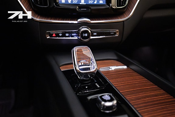 Volvo XC60 14 of 23