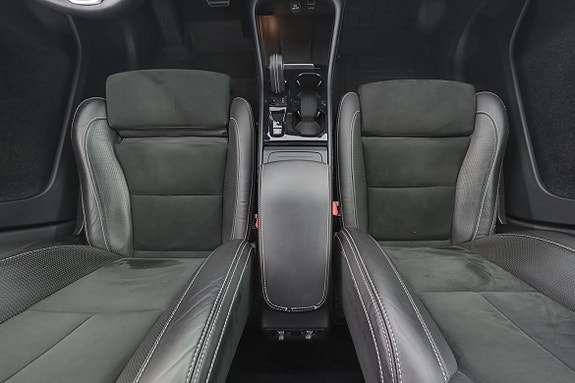 Volvo XC40 9 of 16