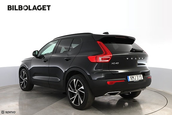Volvo XC40 3 of 16