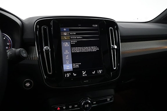 Volvo XC40 14 of 16