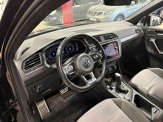 Volkswagen Tiguan 13 of 24