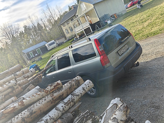 Volvo XC70 2 of 2