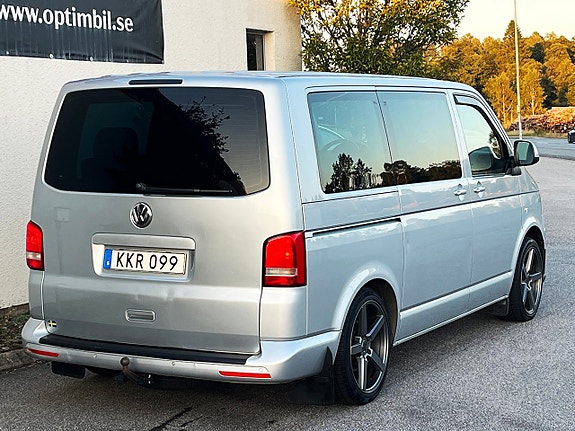 Volkswagen Multivan 8 of 22