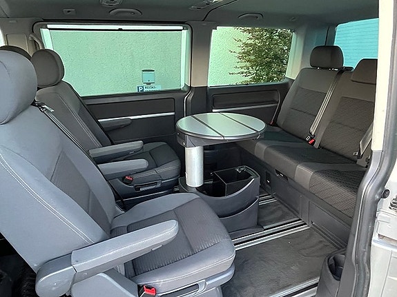 Volkswagen Multivan 15 of 22