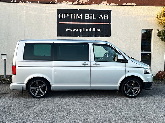 Volkswagen Multivan 7 of 22
