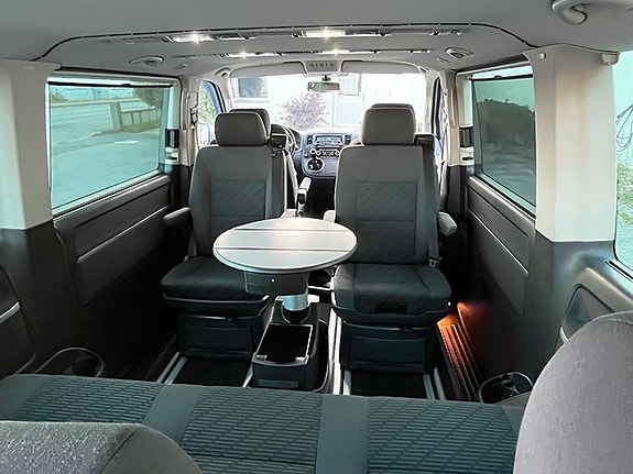 Volkswagen Multivan 20 of 22