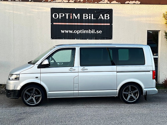 Volkswagen Multivan 2 of 22