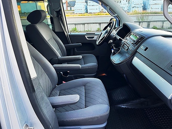 Volkswagen Multivan 10 of 22