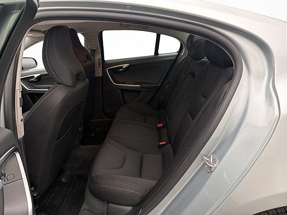 Volvo S60 16 of 29