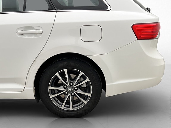 Toyota Avensis 27 of 29