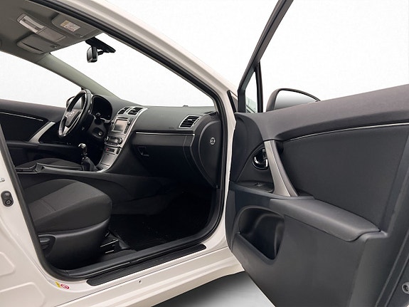 Toyota Avensis 15 of 29
