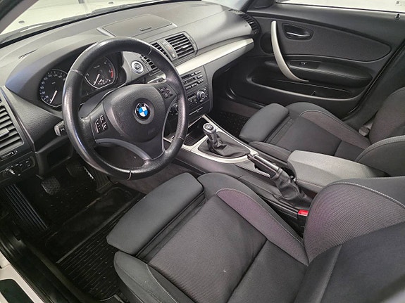 BMW 118d 3 of 7