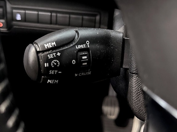 Peugeot 308 8 of 17