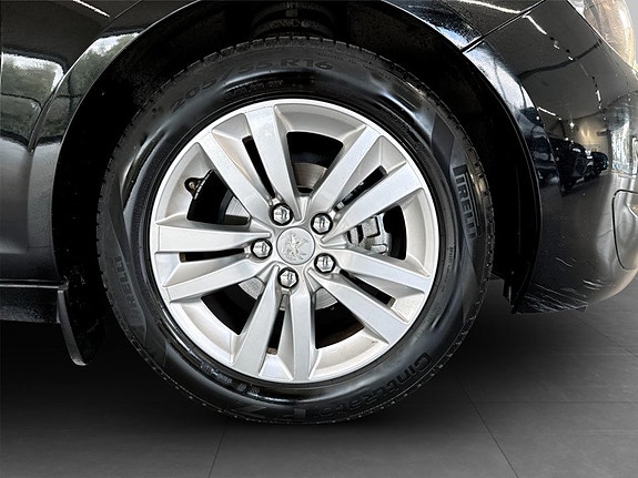 Peugeot 308 16 of 17