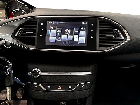 Peugeot 308 11 of 17