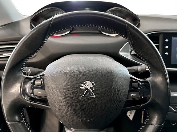 Peugeot 308 7 of 17