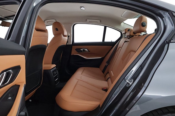BMW 330e 12 of 27