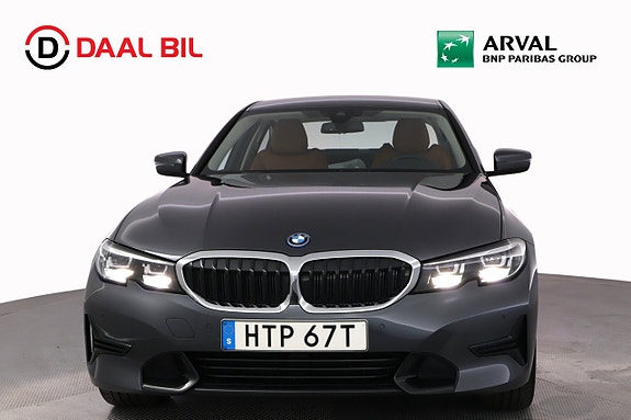 BMW 330e 2 of 27