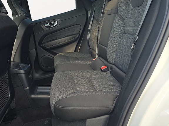 Volvo XC60 14 of 19