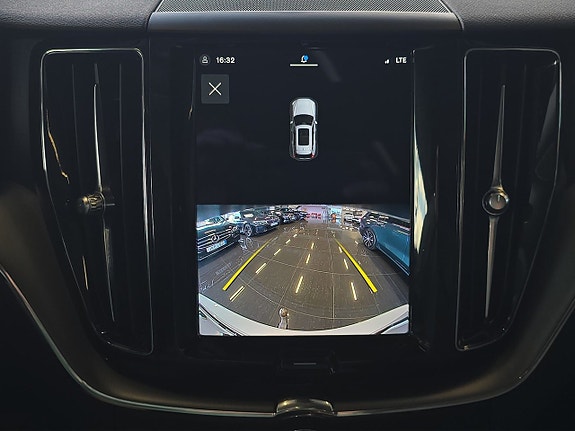 Volvo XC60 10 of 19