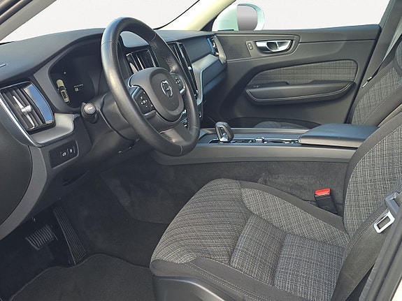 Volvo XC60 13 of 19