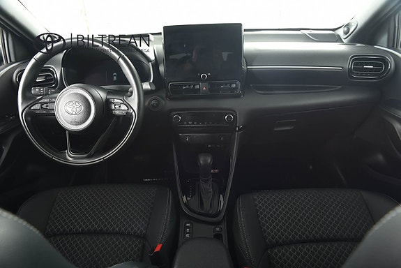 Toyota Yaris 8 of 22