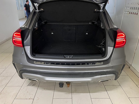 Mercedes-Benz GLA250 7 of 7