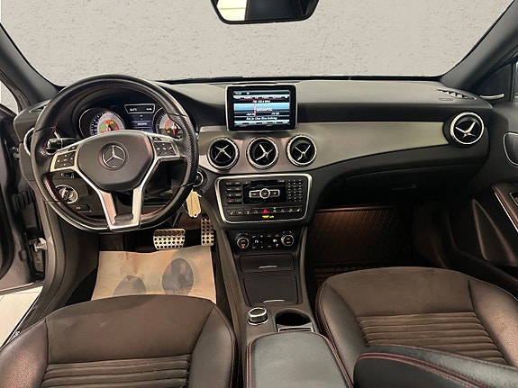 Mercedes-Benz GLA250 4 of 7