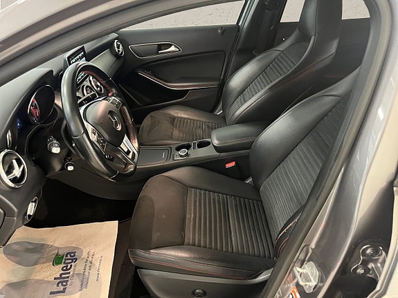 Mercedes-Benz GLA250 3 of 7