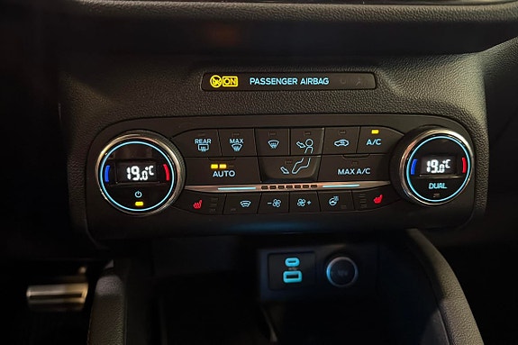 Ford Kuga 17 of 22