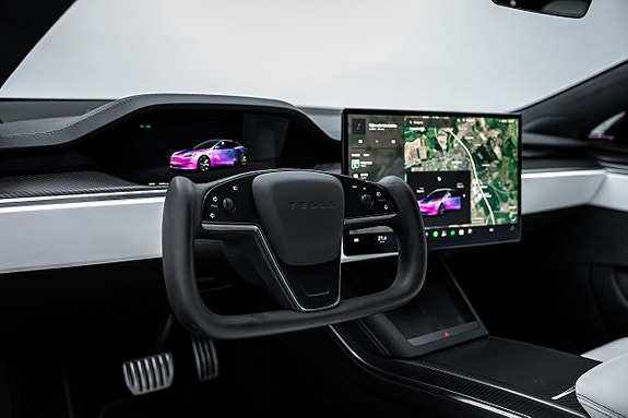 Tesla Model S 14 of 27