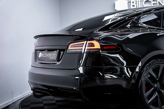 Tesla Model S 8 of 27