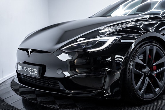 Tesla Model S 2 of 27