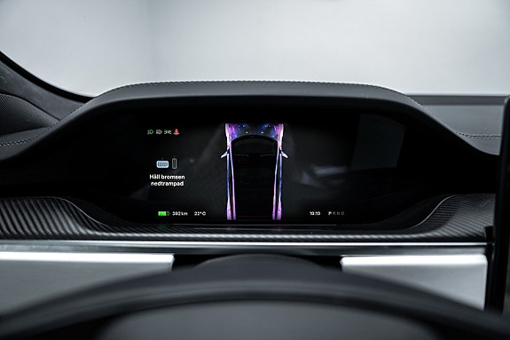 Tesla Model S 15 of 27