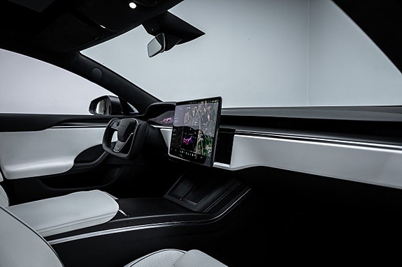Tesla Model S 26 of 27