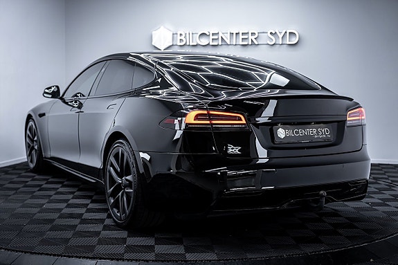 Tesla Model S 10 of 27
