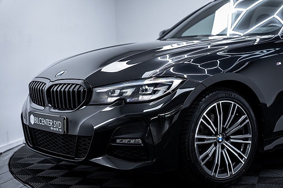 BMW 320 2 of 27