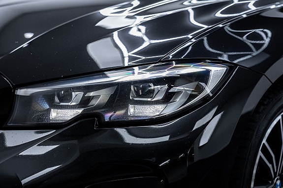 BMW 320 3 of 27