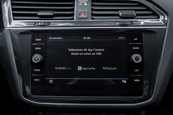 Volkswagen Tiguan Allspace 18 of 27