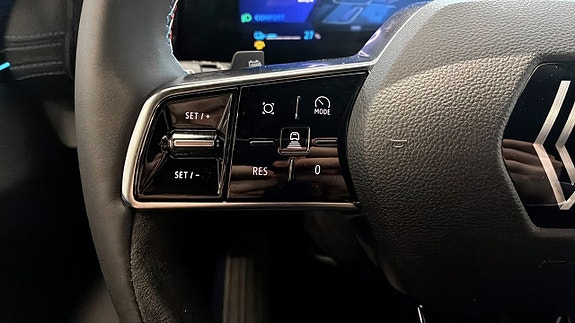 Renault Scenic E-Tech 15 of 19