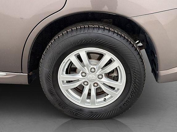 Mitsubishi Outlander 28 of 30