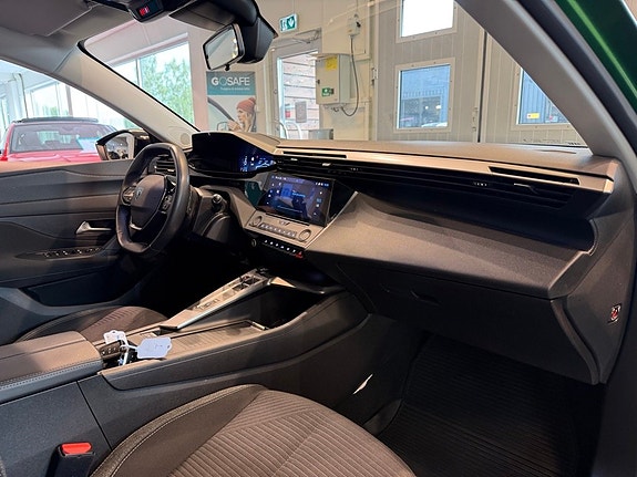 Peugeot 308 9 of 24