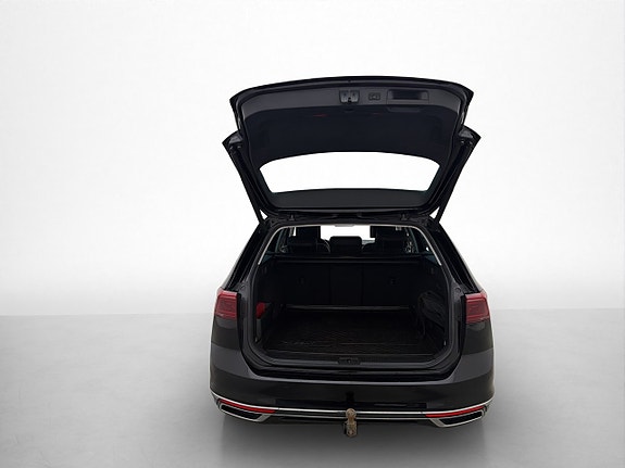 Volkswagen Passat 27 of 30