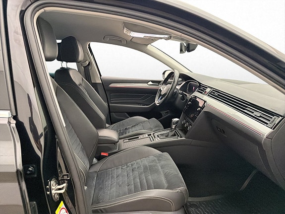 Volkswagen Passat 25 of 30