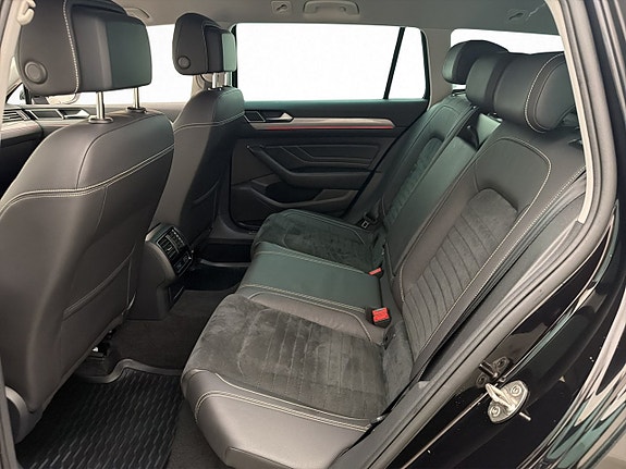 Volkswagen Passat 26 of 30
